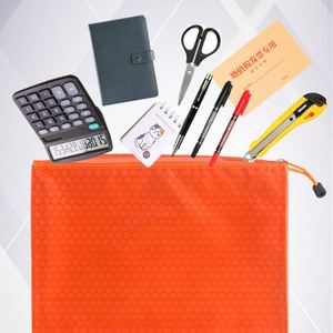 Pochette de classement étanche avec fermeture éclair et logo personnalisé, motif football, pour documents de bureau, dossiers d'étudiants et fournitures de bureau - Product Image 4