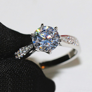 Anello Nuziale Classico a Sei Punte per Donne, Gioiello Elegante e Scintillante per il Dito - Product Image 3