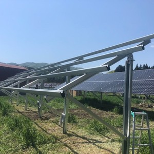 Système de montage solaire au sol en aluminium avec traitement de surface anodisé pour panneaux photovoltaïques - Product Image 3