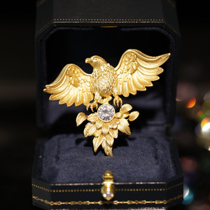 Broche Aigle Vintage Vietnamienne en Or Mat de Marque Haut de Gamme XILIANGFEIZI, Épingle de Costume pour Homme Style Europe et Amérique - Product Image 3