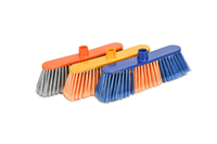 Vente en gros de balais modernes en PP souple pour animaux de compagnie, couleurs rouge, vert, bleu, jaune, avec manche en bois et poils en nylon, faciles à nettoyer