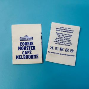 Étiquette de col en tissu damassé personnalisée, segmentée et pliée au centre, en polyester tissé durable pour chemises décontractées – Vente en gros - Product Image 2