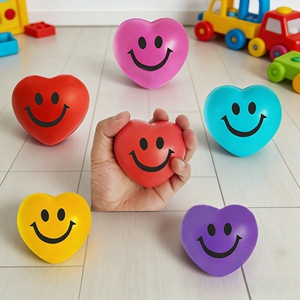Nouveauté : Vente en gros de balles anti-stress en mousse PU en forme de cœur personnalisées, jouets promotionnels pour la publicité - Product Image 2