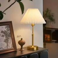 Lampe de table rechargeable en tissu haut de gamme, lumière d'ambiance de chevet de luxe, lampe décorative créative haut de gamme pour chambre à coucher, bureau, usage domestique