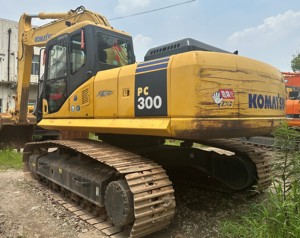 Komatsu PC300-7 Excavators Crawler Excavator <b>earth</b>-<b>moving</b> <b>machinery</b> construction equipment For Sale pc300 original komatsu - Product Image 4