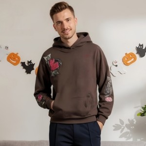 Sweat-shirt à <span class=keywords><strong>capuche</strong></span> <span class=keywords><strong>marron</strong></span> foncé de style tendance - Haut décontracté à imprimé brodé sur le thème d'Halloween - Product Image 1