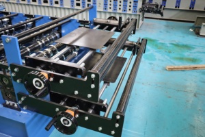 Máquina Automática para Fabricar Perfiles de Canaletas de Lluvia para Techos de Acero Color Aluminio a Bajo Precio con Velocidad de 10-20 m/min - Product Image 6