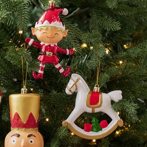 Adorno Colgante de Plástico Colorido con Diseño de Elfo Soldado para Árbol de Navidad, Estilo Europeo y Americano, Decoración Navideña Transfronteriza - Product Image 2