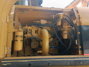 รถขุดมือสอง CAT 330CL ขนาด 30 ตัน พร้อมบุ้งกี๋ขุดขนาด 1.5 ลูกบาศก์เมตร รถขุดตีนตะขาบ CAT 330CL รุ่นใช้แล้ว - Product Image 4