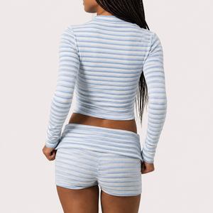 Conjunto de yoga de punto acanalado a rayas para mujer: Chaqueta corta con cremallera de manga larga y shorts mini con cintura plegable - Product Image 3
