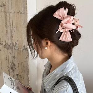 Clip per capelli con fiocco dolce per la parte posteriore della <span class=keywords><strong>testa</strong></span> <span class=keywords><strong>di</strong></span> una <span class=keywords><strong>donna</strong></span> - Product Image 2