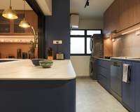 Vermonhouzz Meuble de cuisine haut de gamme sur mesure avec panneau arrière ouvert, armoires murales à portes vitrées et armoires supérieures en bois