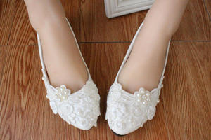 S5845F nuove scarpe da sposa di alta qualità eleganti e piatte da damigella d'onore bianche di grandi dimensioni <span class=keywords><strong>borse</strong></span> abbinate scarpe con tacco alto - Product Image 2