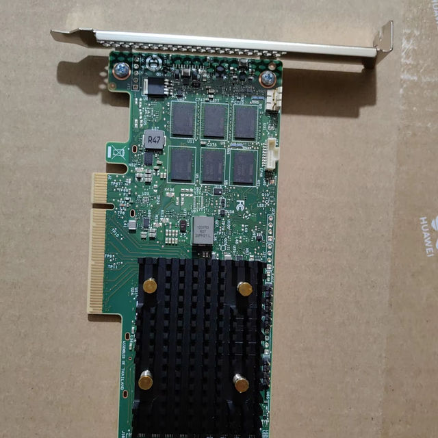 Broadcom 05-50077-01 9560-8I MegaRAID 12Gb/s SAS/SATA/PCIe Gen 4.0 (NVMe) Tri-Mode RAID Controller
