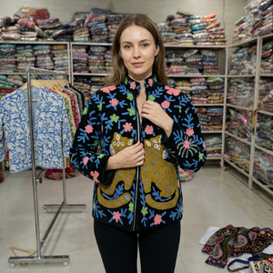 Blouson bomber brodé à la main pour femme avec motif floral et motif chat, fermeture éclair, style automne, cadeau pour elle - Product Image 1