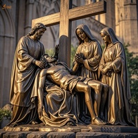 Célèbre statue catholique chrétienne jésus 14 station treizième station grandeur nature jésus corps vers le bas de la croix sculpture en bronze