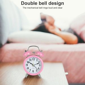 Reloj analógico de cuarzo con pilas Reloj despertador de campana doble con timbre extra más fuerte con luz nocturna para personas que duermen mucho - Product Image 2