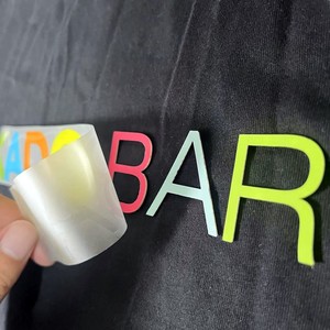 Biểu Tượng Tùy Chỉnh Silicone Thư Nhãn Mềm PVC Sắt Trên 3D Silicone Truyền Nhiệt Quần Áo Tùy Chỉnh Kích Thước Gấp Loại T-Shirts Hàng May Mặc - Product Image 2