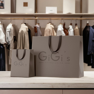 Sacs en carton noir et brun personnalisés, impression de logo de luxe en feuille d'or, sacs de shopping réutilisables, sacs d'exposition laminés recyclables - Product Image 1