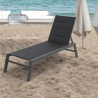 Chaise longue pliante moderne d'extérieur en aluminium avec coussins rembourrés inclinables pour jardin, hôtel, plage, piscine, salon