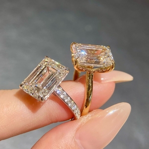 Anillo de compromiso Aazuo de oro amarillo macizo de 18 quilates con diamantes cultivados en laboratorio de 6.0 quilates, corte esmeralda grande de lujo para mujer, ideal para banquetes y fiestas. - Product Image 4
