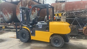 Chariot élévateur diesel Komatsu FD50 FD30 d'occasion de haute qualité, 5 tonnes, mât à deux étages, pneus pleins, longueur de fourche 1000 mm, Japon, tout-terrain - Product Image 2