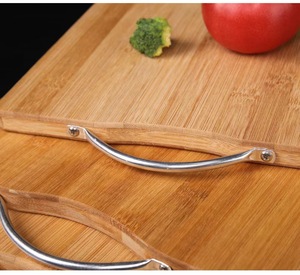 ชุดเขียงไม้ไผ่ธรรมชาติพร้อมด้ามโลหะสำหรับหั่นน้ำผลไม้ปรับแต่งได้สำหรับห้องครัว - Product Image 4