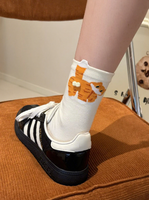 Chaussettes mignonnes de chat avec des boules pour les femmes Chaussettes drôles de chat 3D avec des boules floues Nouveauté Animal Crew Chaussette en coton pour les amoureux des chats