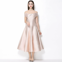 Robe mi-longue élégante en daim, style français personnalisé, à épaules dénudées, avec boucle diamantée et taille cintrée