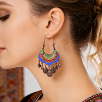 Boucles d'oreilles longues pendantes style bohème dorées, avec franges, motif fleur émaillée, bijoux fantaisie à crochet