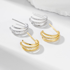Pendientes <span class=keywords><strong>de</strong></span> Plata <span class=keywords><strong>de</strong></span> Ley S925 con Forma <span class=keywords><strong>de</strong></span> C, Huecos y con Incrustaciones <span class=keywords><strong>de</strong></span> Diamantes para Mujer, Pendientes <span class=keywords><strong>de</strong></span> Circonita <span class=keywords><strong>de</strong></span> Una Sola Fila con <span class=keywords><strong>Ondas</strong></span> <span class=keywords><strong>de</strong></span> Tres Capas - Product Image 3
