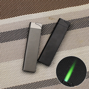 Briquet gonflable long 2026, briquet métallique coupe-vent à flamme verte, vente en gros d'accessoires pour fumeurs pour hommes et femmes - Product Image 1