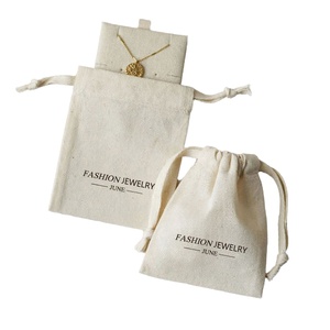 Pochette à bijoux en coton personnalisée avec insert pour carte, pour l'emballage et la présentation de colliers - Product Image 1