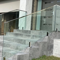 Balustrade intérieure en acier inoxydable et verre trempé, cadre fin sans cadre avec rampe à tiges pour escalier de villa et salon