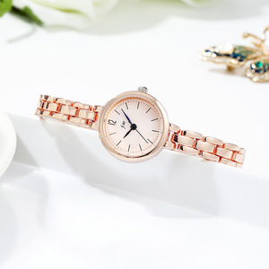 Reloj de cuarzo para mujer, reloj pequeño para mujer, reloj con pulsera de aleación - Product Image 6