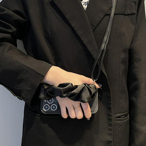 Bufanda de seda de lujo de primera calidad para iPhone 14 pro Max funda rígida de silicona con cordón diagonal para <span class=keywords><strong>Huawei</strong></span> - Product Image 4