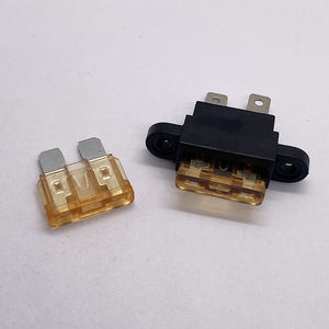 Portafusibili da Pannello 15 Amp per Automotive, Dimensioni Medie, per Fusibili a Lama <span class=keywords><strong>PCB</strong></span> con Copertura in Plastica - Product Image 6