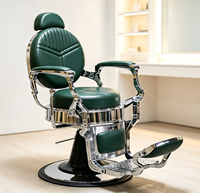 Fauteuils de barbier en cuir vert foncé, style rétro, luxe, avec cadre chromé poli, fauteuil de barbier hydraulique pour hommes