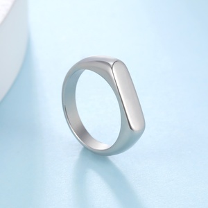 Anillos personalizados con nombre y fecha para mujeres, hombres, parejas, anillo personalizado, <span class=keywords><strong>aniversario</strong></span>, joyería <span class=keywords><strong>de</strong></span> acero inoxidable, regalo para amantes - Product Image 2