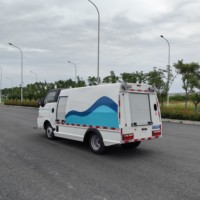 Truk Cuci Listrik Pintar YIWEI 4.5T Sistem Pembersihan Air Bertekanan Tinggi Motor Penggerak 55 110KW Baterai 57.6kWh Garansi 2 Tahun