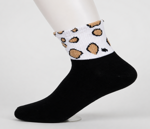 Chaussettes en coton pour femmes, motif à pois, tricotées, douces, confortables, extensibles, respirantes, usage quotidien, toutes saisons, pour la vente au détail et en gros - Product Image 1