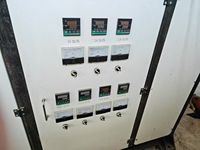 Machine de soufflage de PEHD d'occasion pour la production de bouteilles et de bidons en PEHD, en bon état de fonctionnement