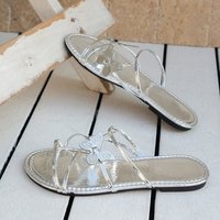 Sandales plates pour femmes à bout papillon grande taille, vente en gros d'usine 2407, nouvelle mode, confortables, chaussures de plage d'extérieur