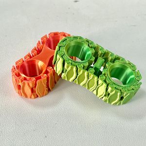 Jouets anti-stress et de décompression en plastique en forme de chenille, populaires à l'international, fabriqués en Chine, unisexe - Product Image 2