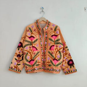 Chaqueta de Algodón Bordada Suzani Vintage, Abrigo Boho Chic TNT, Prenda Exterior Floral Uzbeka Hecha a Mano, Chaqueta de Algodón Suzani - Product Image 1