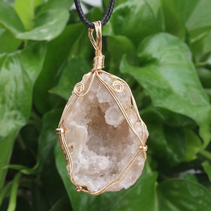 High Quality Healing Agate <b>Crystal</b> <b>Cluster</b> <b>Crystal</b> Geode Pendant for Necklace - Product Image 4