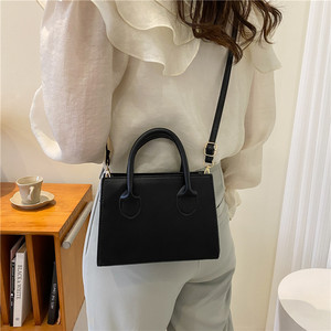 Spring New Small <b>Square</b> Women's Handbag With Single Zip Closure PU Material Fashion Solid Color & Letter Pattern Tanjing - Product Image 4