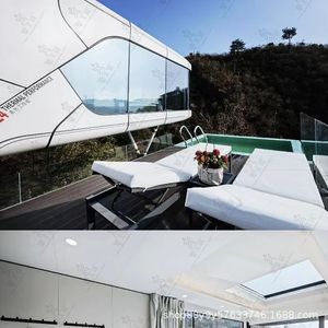 Hotel moderno en contenedor con pared de cristal y piscina en el techo para disfrutar al aire libre - Product Image 1