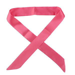 Foulard d'hôtesse de l'air en sergé de soie 100% en gros avec motif géométrique pour la promotion d'uniforme de compagnie aérienne - Product Image 3