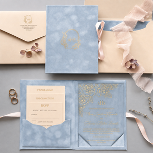 Boîte d'invitation personnalisée en velours de style européen pour anniversaire, ensemble de pochettes monogrammées, carte RSVP dorée, enveloppe et sceau de cire - Product Image 2